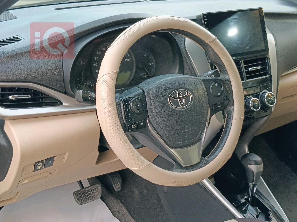 تۆیۆتا یارس